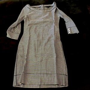 Banana republic XS super soft striped dress with cute button detail, like new